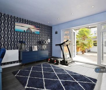 3 bedroom terraced house to rent - Photo 4