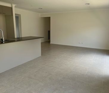 Conveniently located family home - Photo 1