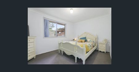 Amazing family home for its Amazing tenants ! - Photo 3