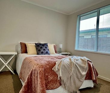 Brick-and-tile corner unit in Orewa - Photo 5