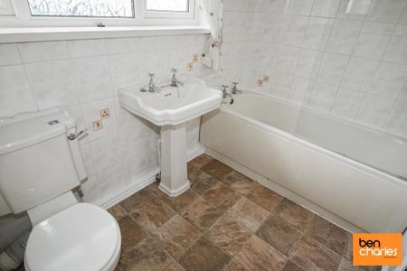 5 bedroom semi-detached house to rent - Photo 5