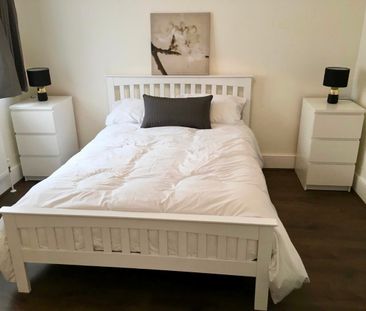 Parsonage Street, London - Photo 1