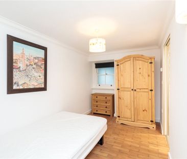 This pleasant one bedroom apartment is conveniently located just on... - Photo 1