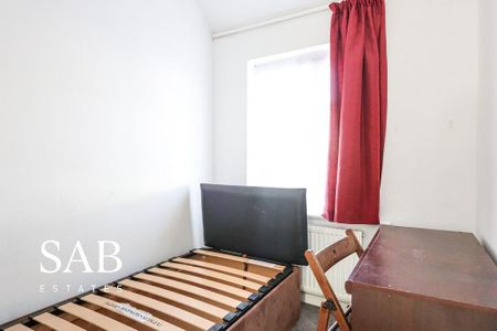 3 bedroom terraced house to rent - Photo 5