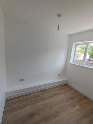 4 Bed Terraced House, Holme Lane, S6 - Photo 1
