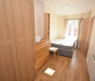 Yew Street, Hulme, Manchester, M15 - Photo 3