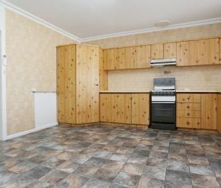 Spacious 3-Bedroom Home in the Heart of Hamlyn Heights - Photo 5