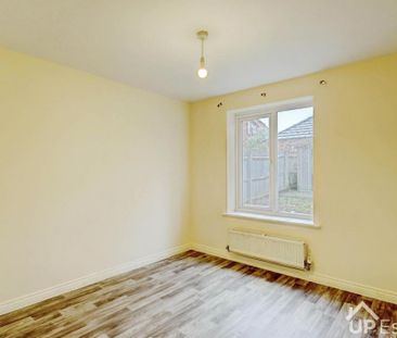 4 bedroom detached house to rent - Photo 3