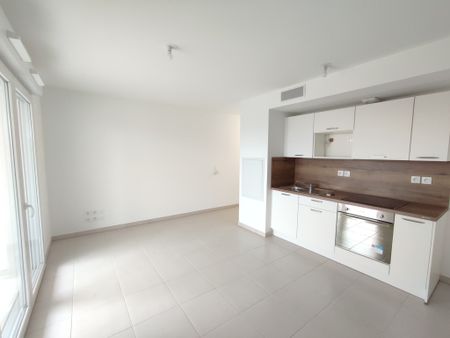 Location Appartement 2 pièces 39m² MARSEILLE 15ème - Photo 3