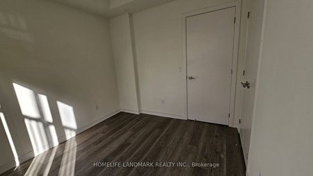 For Lease - 8 David Eyer Road Unit# 1218, Richmond Hill, Ontario - Photo 4