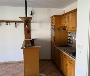Location Appartement 2 pièces 53m² DRAGUIGNAN 83300 - Photo 2