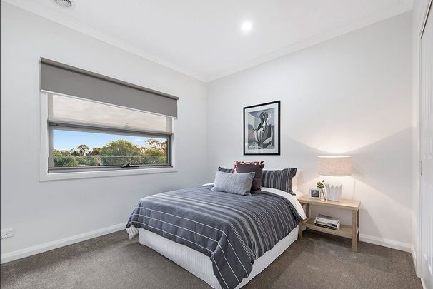 1/15 Leman Crescent, Noble Park - Photo 1