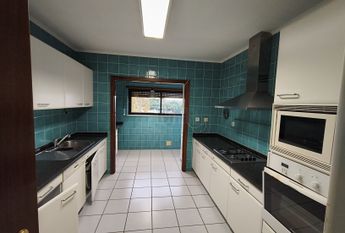 Apartamento T5 em Coimbra