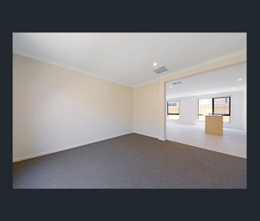 🏡 4-Bedroom House in Wallan - Photo 2