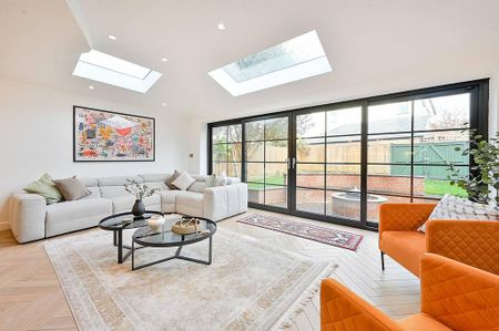 4 bedroom semi-detached house to rent - Photo 3