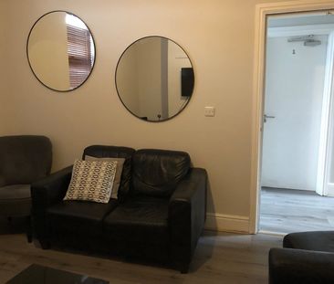 Room in a Shared House, Clough Road, S1 - Photo 1