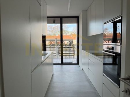 2 room luxury Flat for rent in Benfica, Portugal - Photo 3