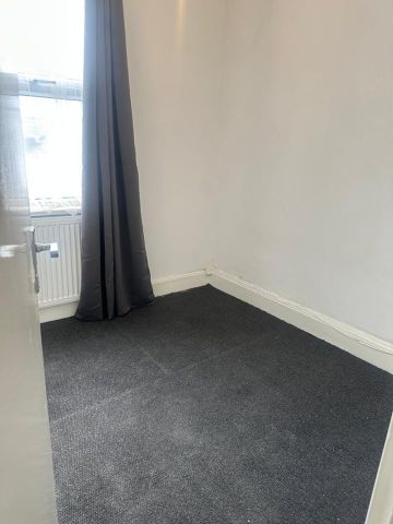 4 Bed Flat, High Road Leytonstone, E11 - Photo 4