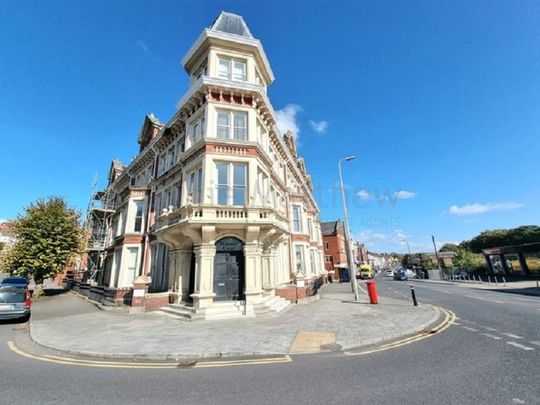 2 bedroom flat to rent - Photo 1
