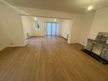 3 bedroom semi-detached house to rent - Photo 2