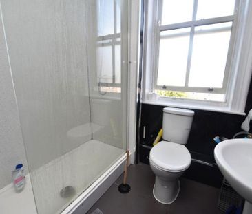 6 bedroom flat to rent - Photo 3