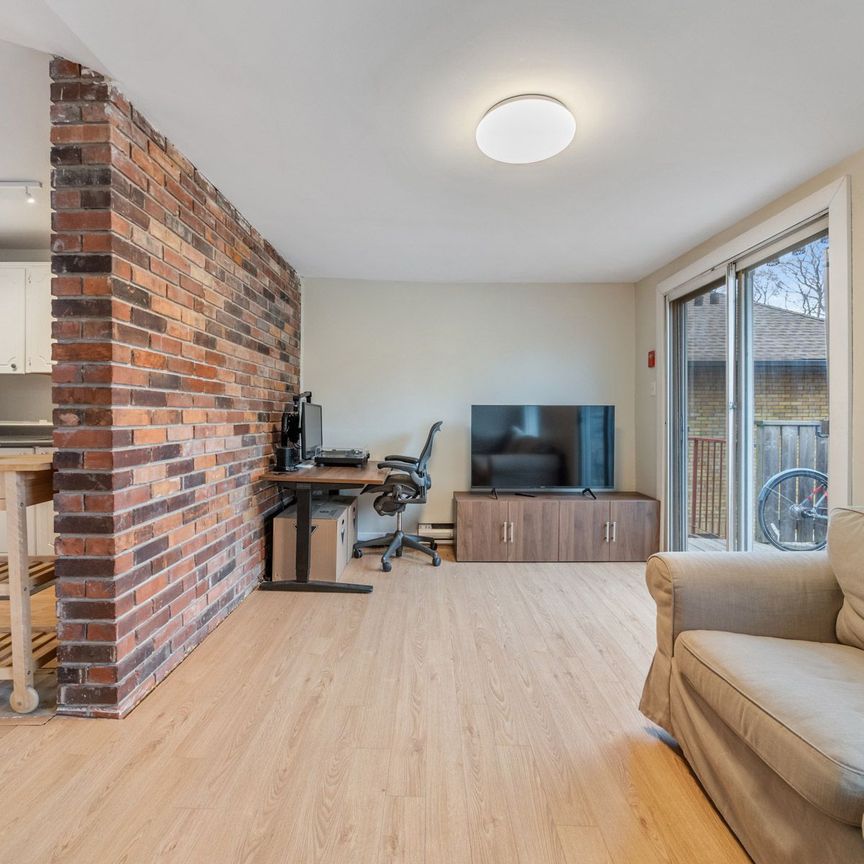 For Lease - 1538 King Street Unit# 2, Toronto, Ontario - Photo 1