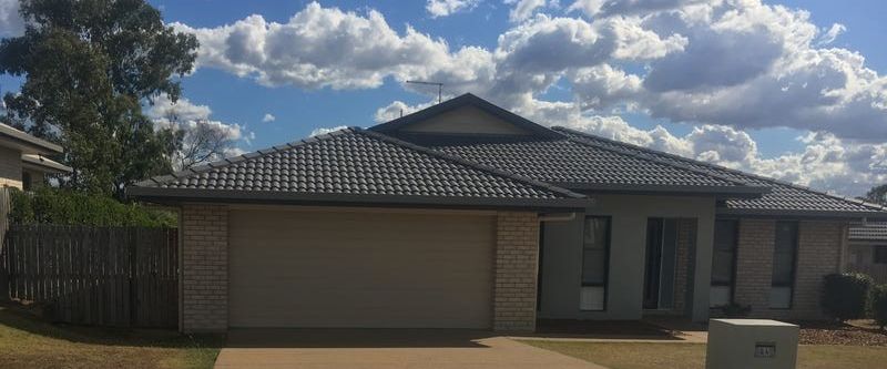 Family Friendly Modern 4 Bedroom Home - Photo 1