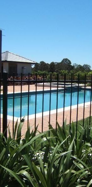 Modern 3-Bedroom Townhouse in Sought-After Mornington Estate - Photo 1