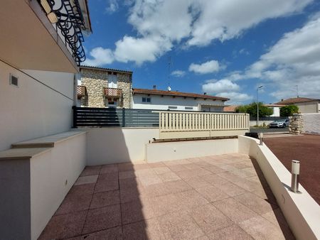 Location Appartement 4 pièces 116m² - Photo 4