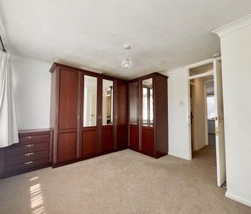 4 bedroom semi-detached house to rent - Photo 5