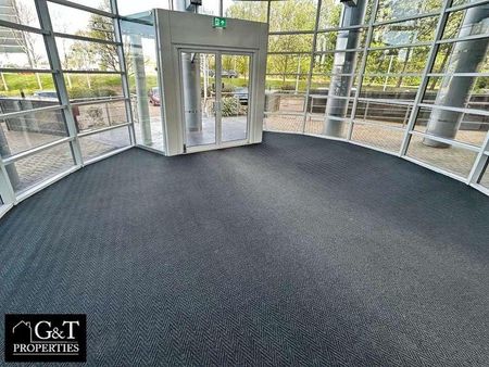 Apartment, Landmark, Waterfront West, Brierley Hill, DY5 - Photo 4