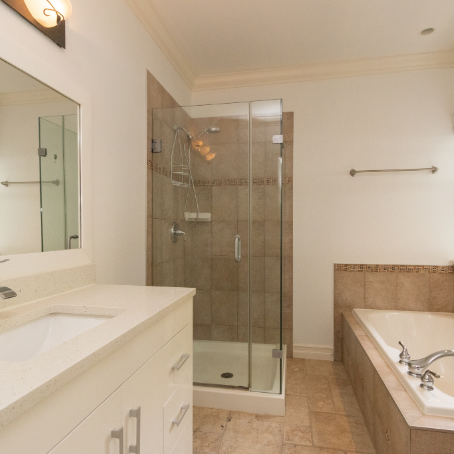 715 Crystal Court, North Vancouver (UPPER) - Photo 1