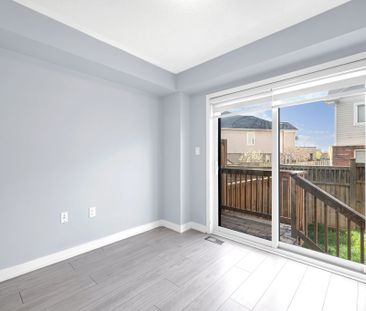 For Lease - 3089 Cherry Blossom Common, Burlington, Ontario - Photo 3