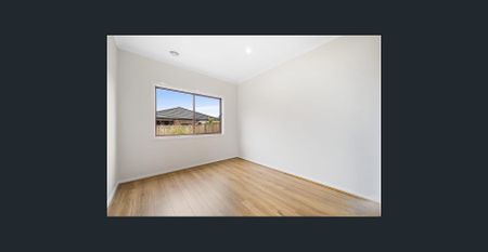 Immaculate Family Home with Multiple Living Areas in the Heart of Thornhill Park!! - Photo 5