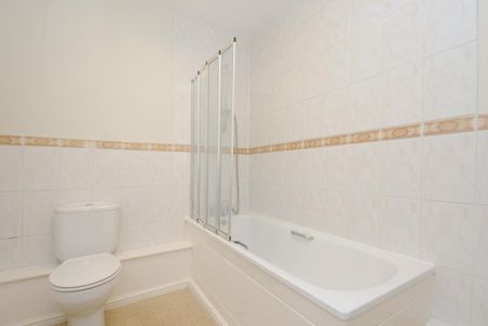 Springbank, Winchmore Hill N21 - Photo 2