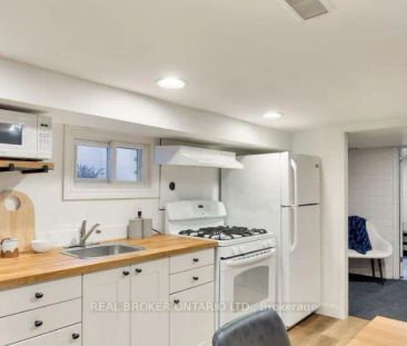 211 MARKHAM STREET - Photo 4