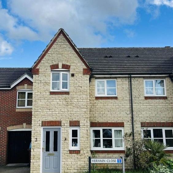 3 bedroom semi-detached house to rent - Photo 2