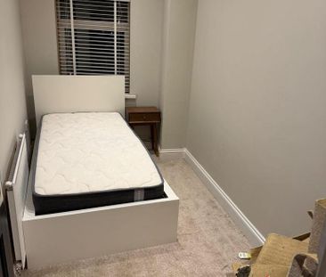 3 bedroom end of terrace house to rent - Photo 4