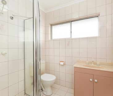 Beachside Living with Sea Views – Just Steps from the Sand! - Photo 6