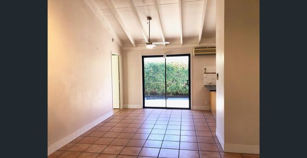 4 Bedroom with pool in fantastic location - Photo 1