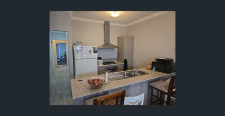 Come and view this lovely 3 x cottage style property. - Photo 4