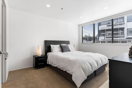 Fully Furnished Executive 2-Bedroom Apartment - Photo 3