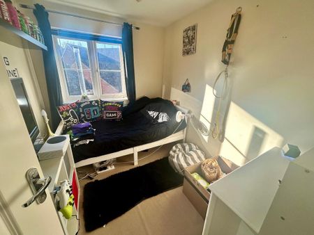 3 bedroom detached house to rent - Photo 2