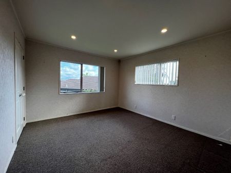 4 Bedroom, 2 Bathroom, 2 Living! - Photo 5