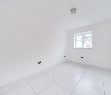 3 bedroom apartment to rent - Photo 3