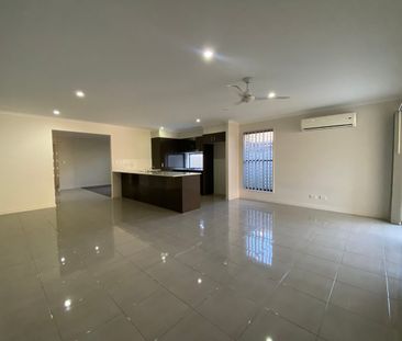 Modern Family Home - Photo 6