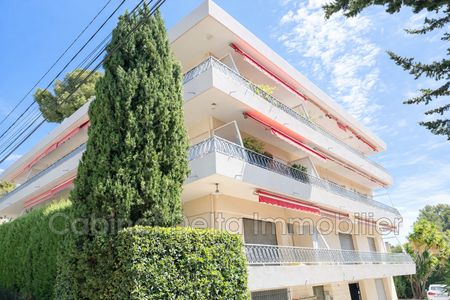 Location Appartement 3 pièces 89m² SANARY SUR MER 83110 - Photo 5