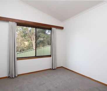 Charming 3-Bedroom Home in Blue Mountains Locale! - Photo 3