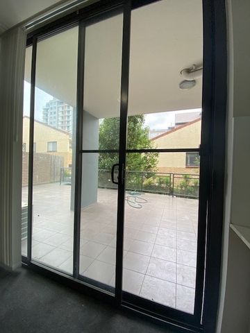 6/5-13 Virginia Street, ROSEHILL NSW 2142 - Photo 2