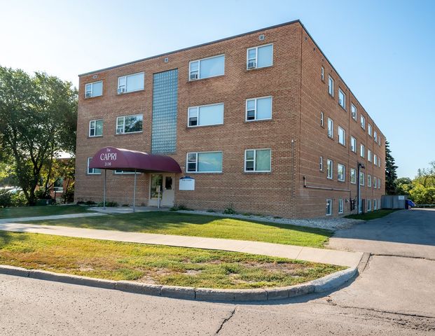 Capri Apartments - Photo 1